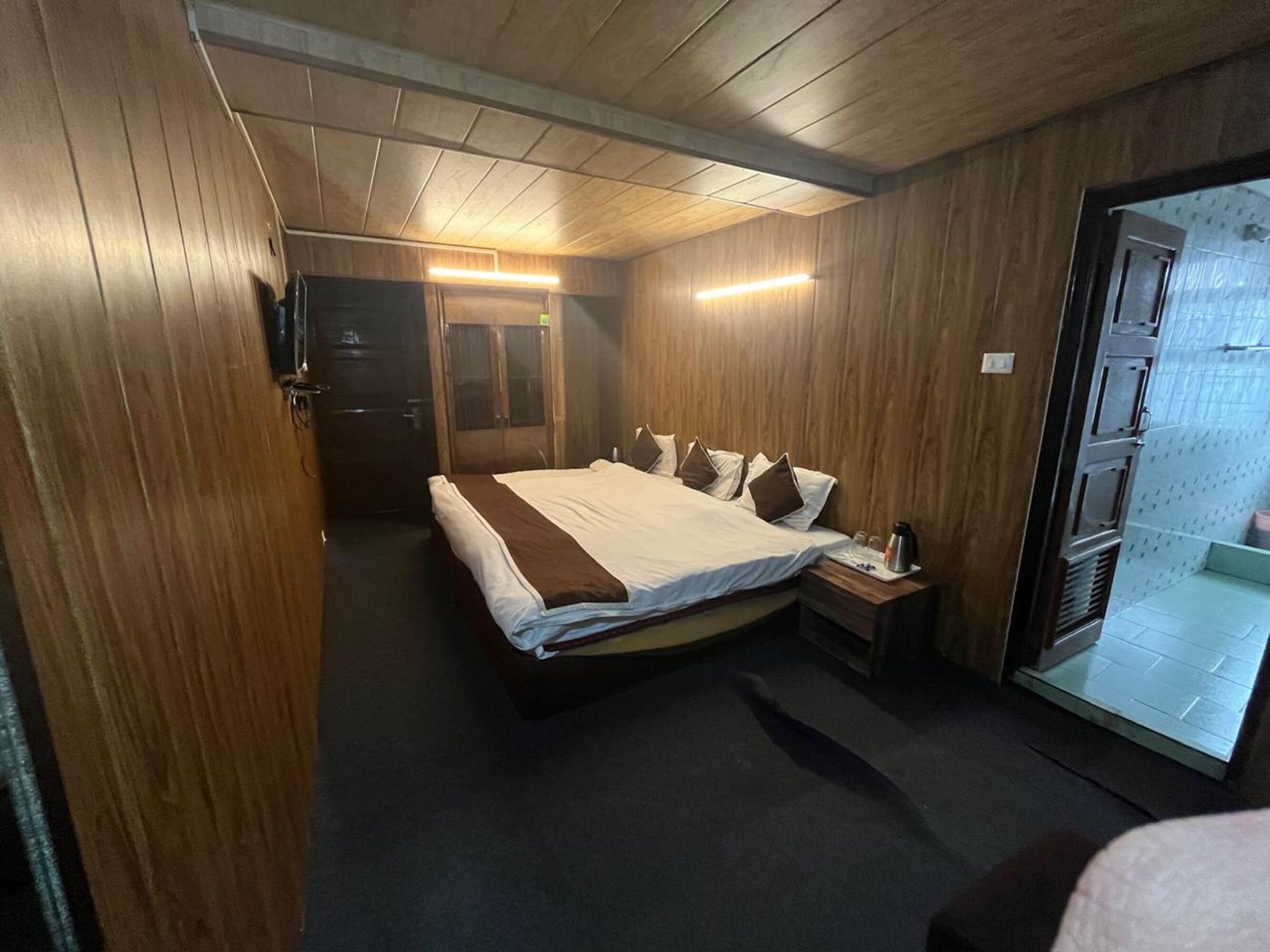 Deluxe Triple Room | Desk, free WiFi