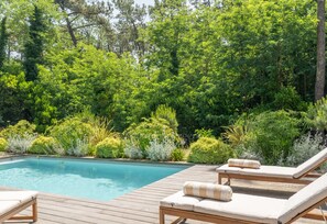 Outdoor pool, a heated pool - Villa Obsiblue à l'Herbe - Heated pool - Air conditioning - Boules pitch (Lège-Cap-Ferret)