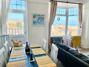 Dining - Mor Kernow; Beautiful Townhouse with Harbour Views (St Ives)