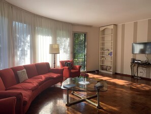 Living area - B&B Villa MASE - In the Heart of the City but in the Tranquility of its Green! (Ravenna)
