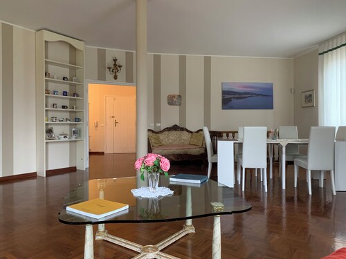 B&B Villa MASE - In the Heart of the City but in the Tranquility of its Green!
