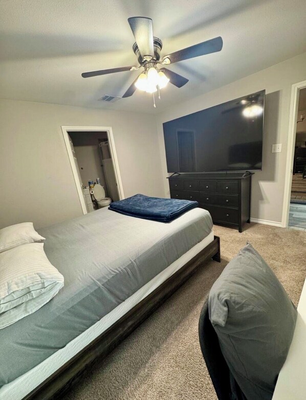 Iron/ironing board, WiFi, bed sheets