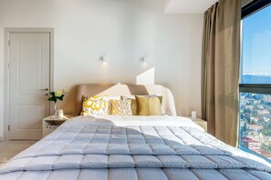 Iron/ironing board, WiFi, bed sheets - Panorama Supreme by Aesthaven - 2 bedroom apartment (Batumi)