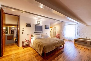 8 bedrooms, WiFi, bed sheets - Historical Palace with pool (Città della Pieve)