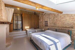 8 quartos, Wi-Fi, roupa de cama