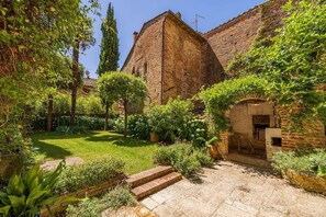 Exterior - Historical Palace with pool (Città della Pieve)