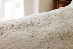 8 bedrooms, WiFi, bed sheets - Historical Palace with pool (Città della Pieve)
