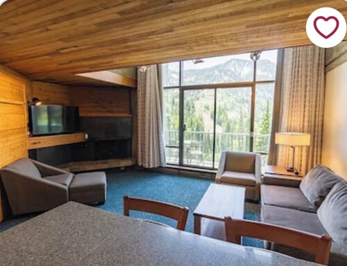Snowbird Iron Blosam Loft Suite, slope side, mtn view, full kitchen, fireplace