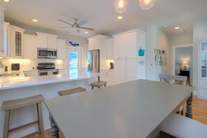 Dining - Playing in the Sand: Beachwalk with Hot Tub (Oak Island)