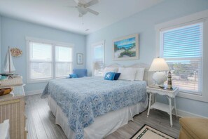 4 bedrooms, iron/ironing board, free WiFi, bed sheets - Experience beachside bliss at Fountains Folly, a spacious 4-bedroom home in Oak Island. (Oak Island)