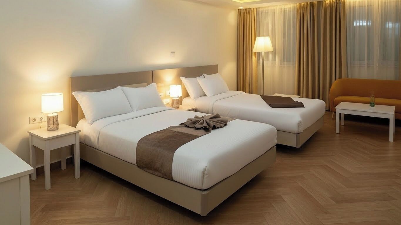 Dobbelt- eller tomannsrom – deluxe, byutsikt | Skrivebord, skrivebord for bærbar PC og wi-fi (inkludert)