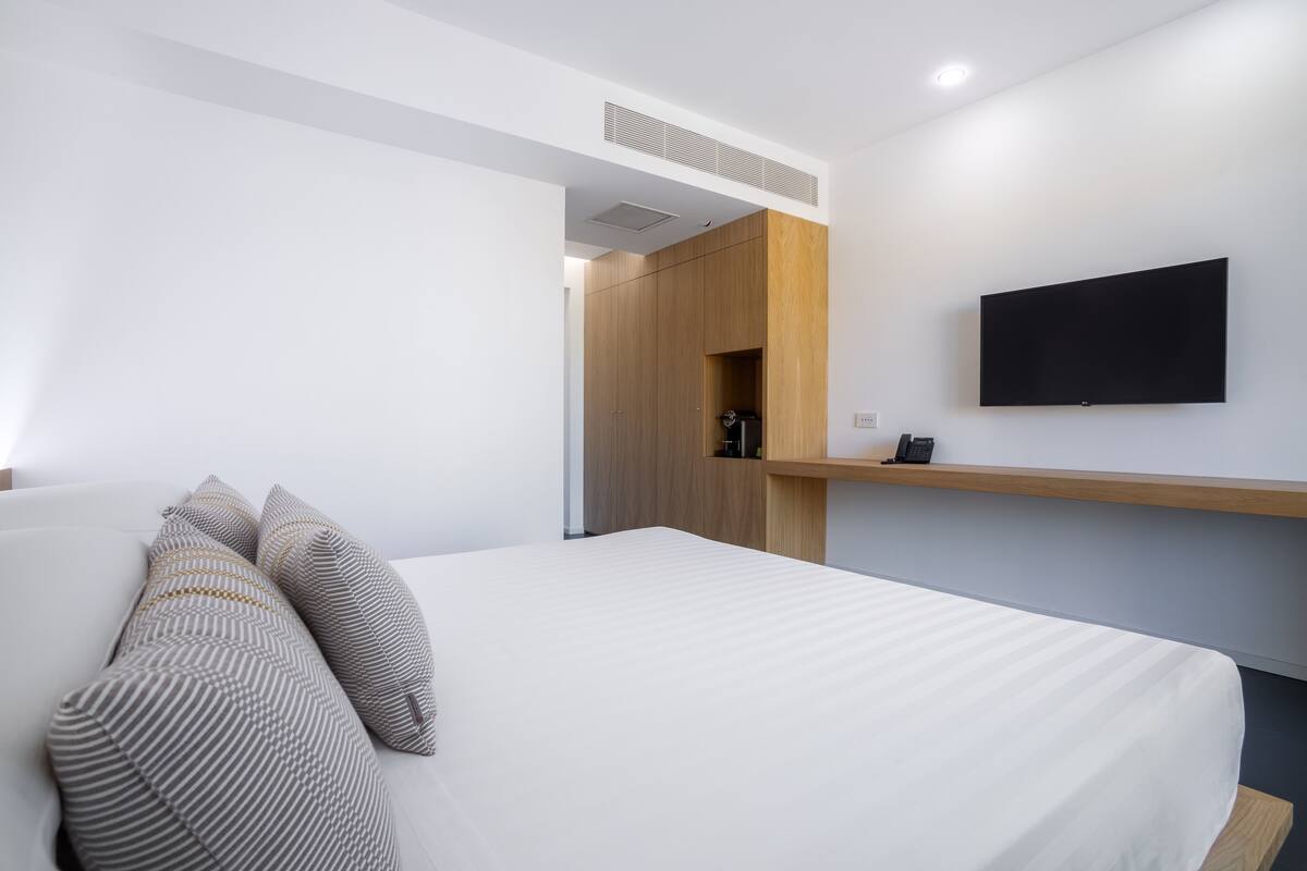 Minibar, in-room safe, free cribs/infant beds, free WiFi