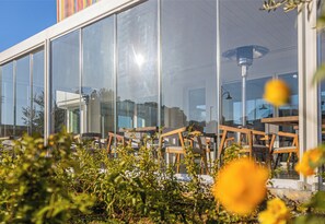 فطور أوروبي مجانًا يوميًا