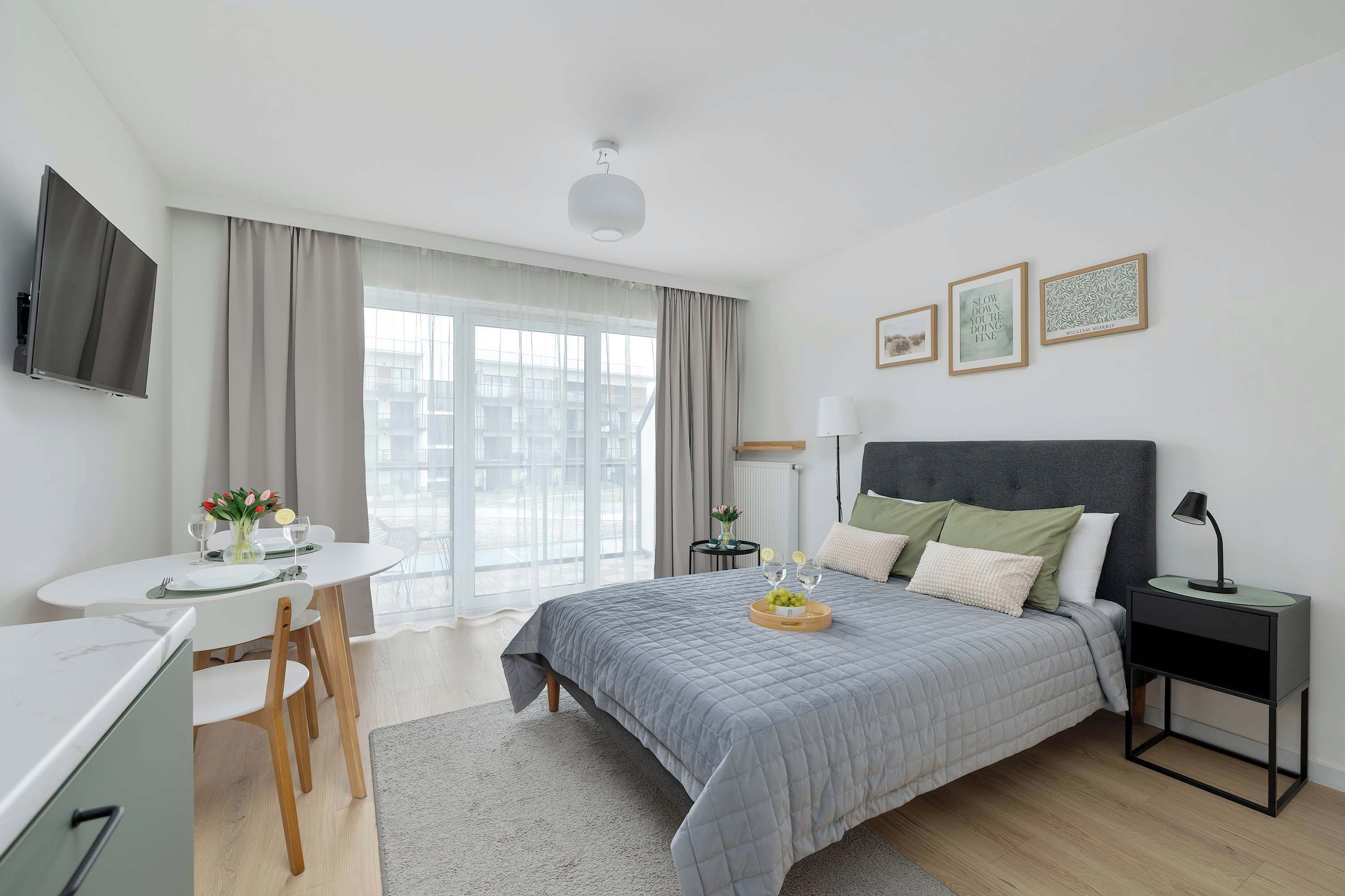 Iron/ironing board, travel cot, WiFi, bed sheets