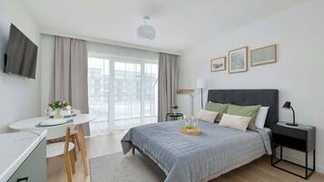 Iron/ironing board, travel cot, WiFi, bed sheets