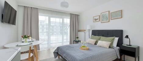 Iron/ironing board, travel cot, WiFi, bed sheets