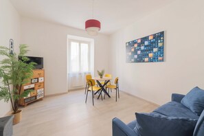Living area - Nosdom Properties - National Street (Roma)