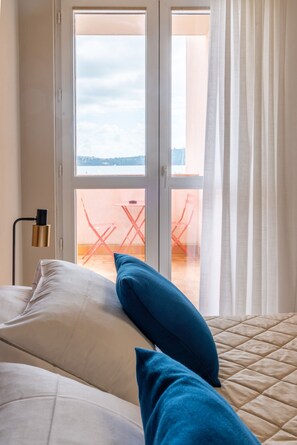 In-room safe, desk, laptop workspace, soundproofing - Hotel Baia di Talamone (Talamone)