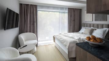 Premium studio suite, balkon | Verduisterende gordijnen, geluiddichte muren, gratis wifi
