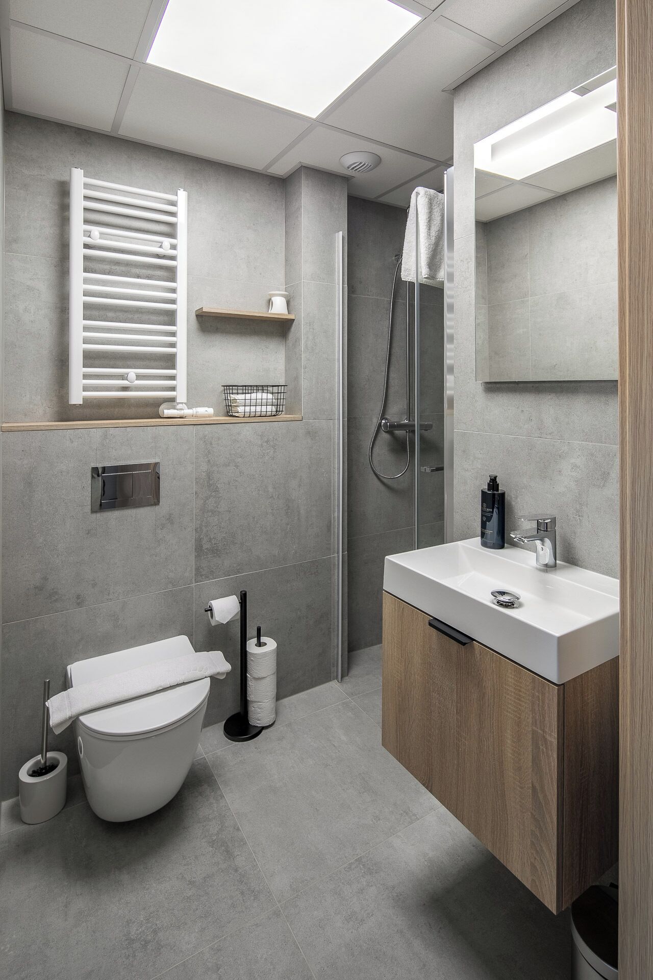 Premium Studio Suite, Balcony | Bathroom | Free toiletries, hair dryer, towels, soap