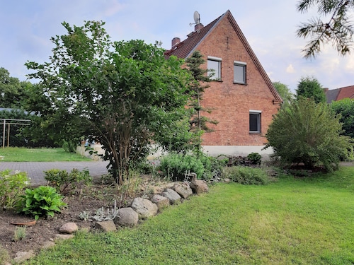 Vacation home on the outskirts of the village near Güstrow for 5 guests + child