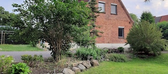 Ferienhaus in Dorfrandlage nahe Güstrow für 5 Gäste +Kind