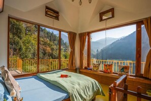 Deluxe Quadruple Room, Balcony, Valley View | Free WiFi - LiveAway Mussoorie Kempty by PACK (Mussoorie)