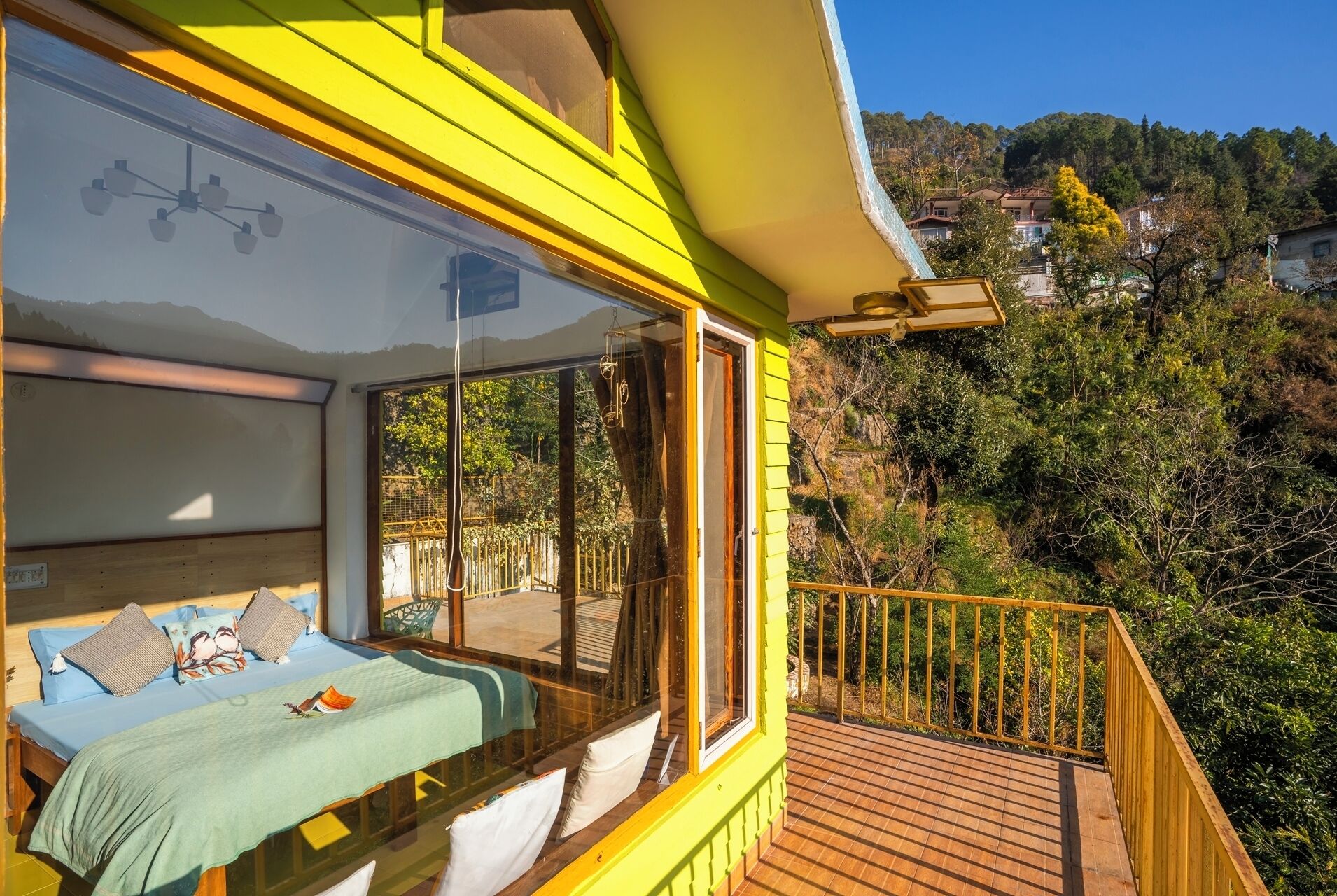 Deluxe-Vierbettzimmer, Balkon, Talblick | Balkon