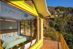 Chambre Quadruple Deluxe, balcon, vue vallée | Balcon