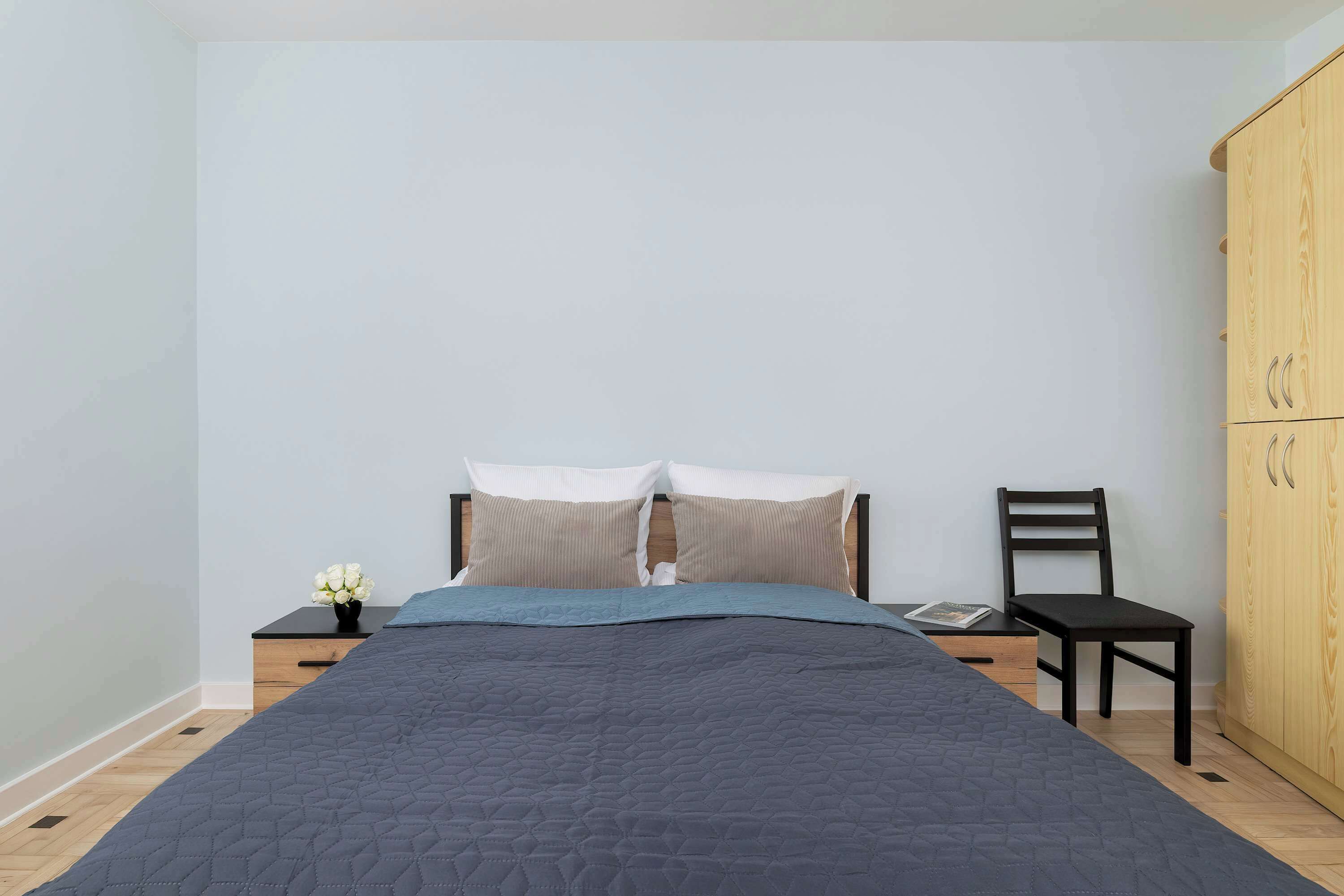 3 bedrooms, desk, iron/ironing board, travel cot