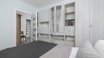 Desk, iron/ironing board, travel crib, WiFi