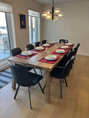 Dining - Unit 104 (Beaupré)