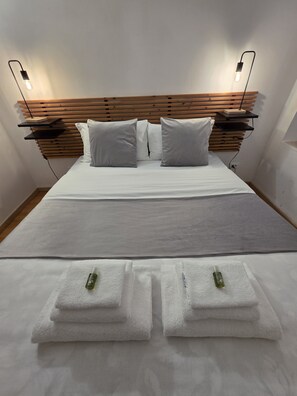 2 chambres, fer et planche à repasser, Wi-Fi gratuit, draps fournis