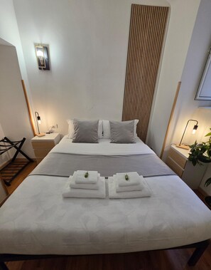 2 chambres, fer et planche à repasser, Wi-Fi gratuit, draps fournis