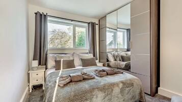 3 bedrooms, iron/ironing board, travel crib, WiFi (free)