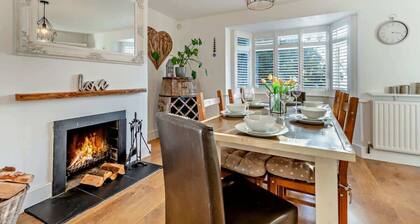 Rockford Cottage 3 Bed New Forest House & Garden