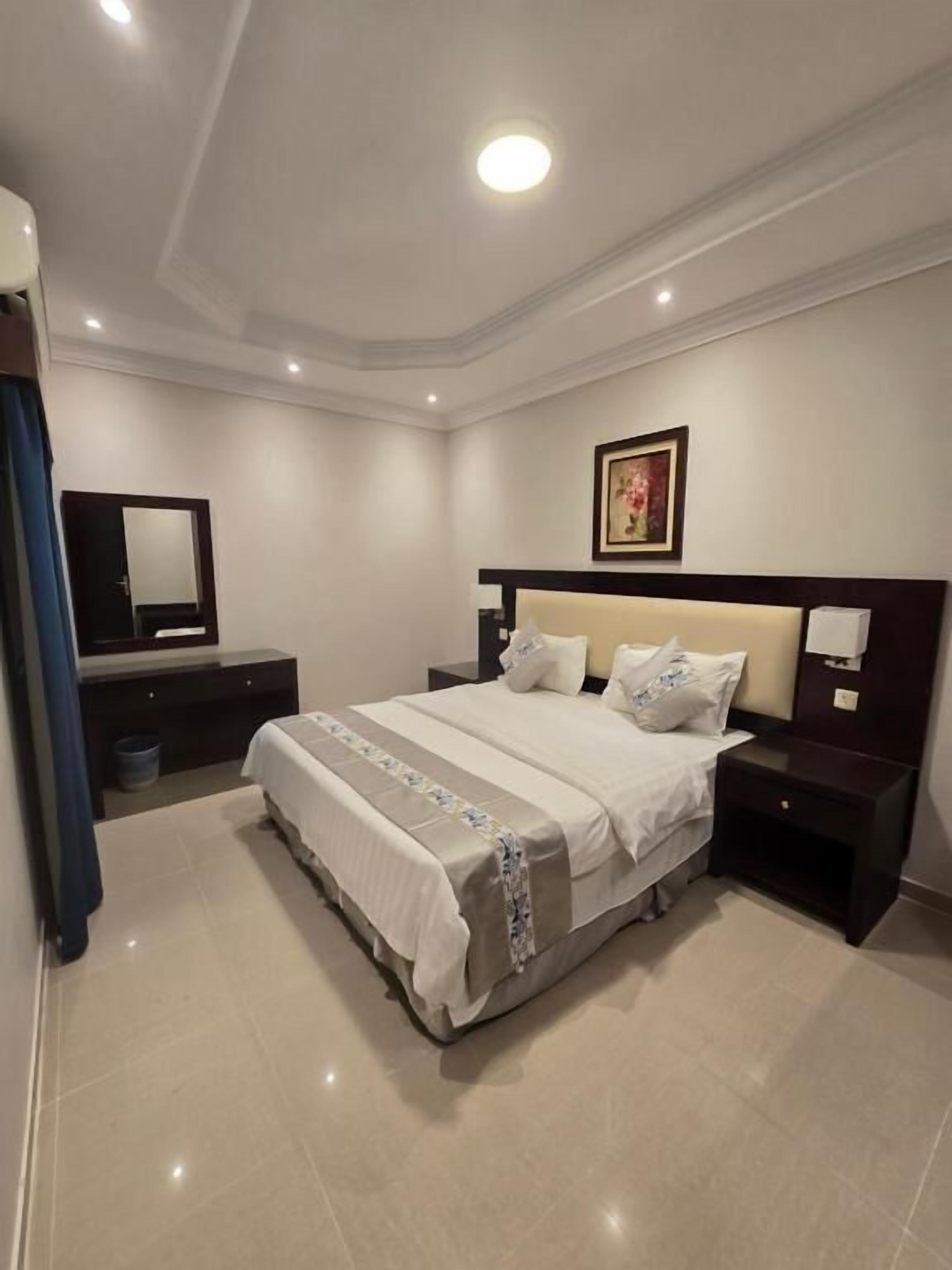 Family Apartment | In-room safe, iron/ironing board, free WiFi, wheelchair access