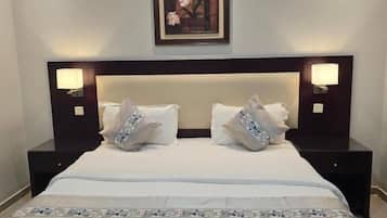 Deluxe Studio, Balcony | In-room safe, iron/ironing board, free WiFi, wheelchair access