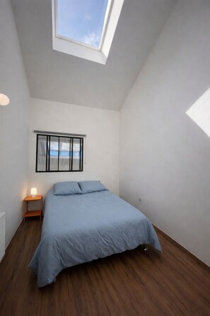 3 bedrooms, iron/ironing board, WiFi, bed sheets - Architect's duplex loft 3 double bedrooms & 2 private parking spaces (Mulhouse)