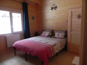 Iron/ironing board, WiFi - Pleasant, quiet 3*** chalet on hiking trails near La Bourboule (MURAT LE QUAIRE)