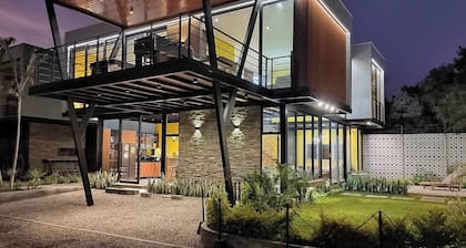 w Quiet 4BR Villa With Pool Terrace