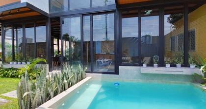 w Quiet 4BR Villa With Pool Terrace