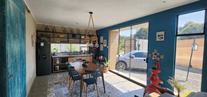 House - w Quiet 2BR Country Villa w Private Pool Games (Salas)