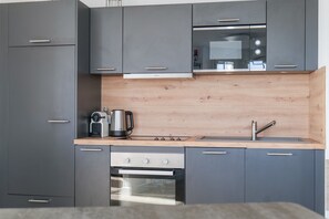 Fridge, microwave, oven, dishwasher - Beautiful apartment with superb port view in Bourgenay, 4 people (Talmont-Saint-Hilaire)