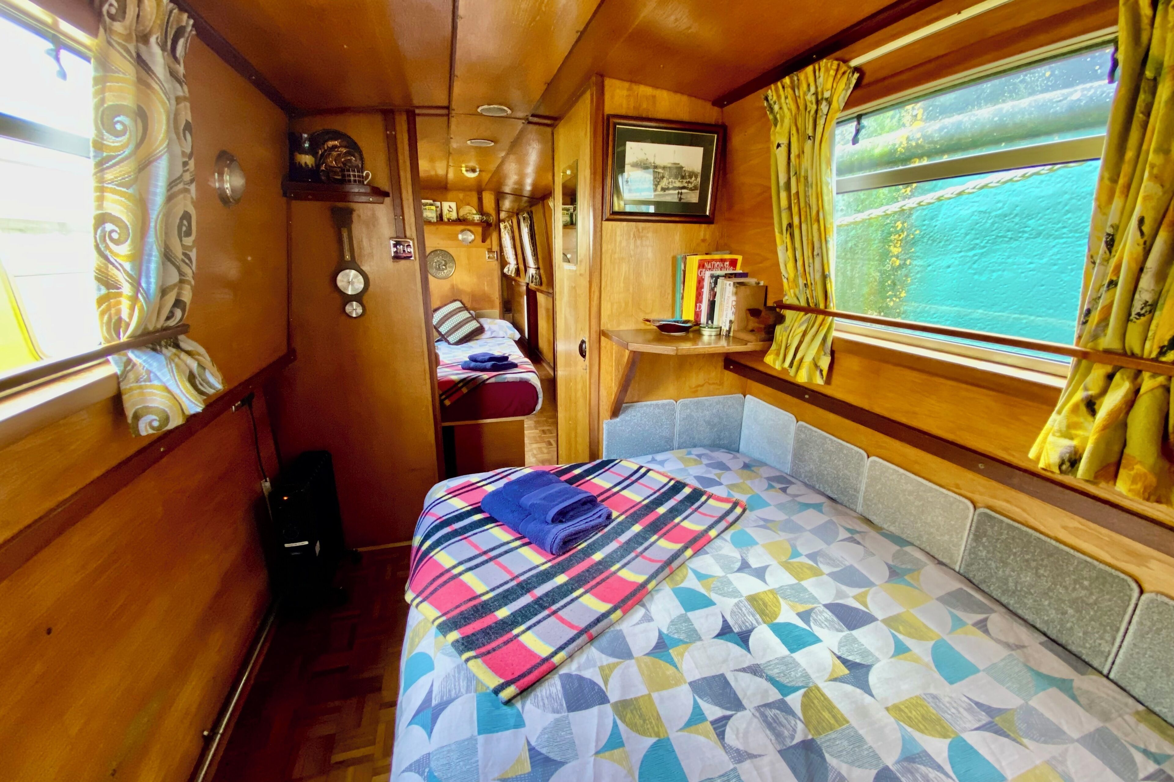 WiFi、ベッドシーツ