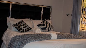 Loft, 2 Bedrooms, Accessible, Smoking | 2 bedrooms