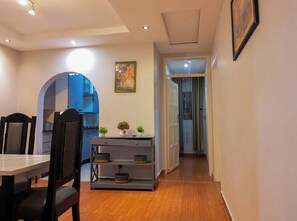 Loft, 2 Bedrooms, Accessible, Smoking | Dining room