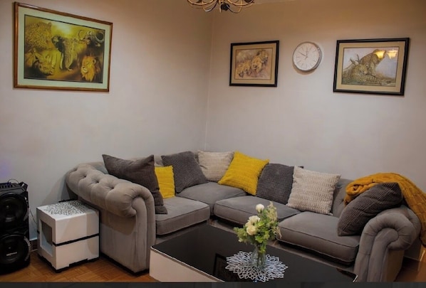 Loft, 1 Bedroom, Accessible, Smoking | Living room - Darwendale Madhuve Lodge for one (Darwendale)