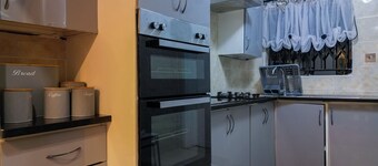 Darwendale Madhuva Lodge for one