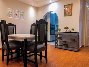 Loft, 1 Bedroom, Accessible, Smoking | Ruang makan